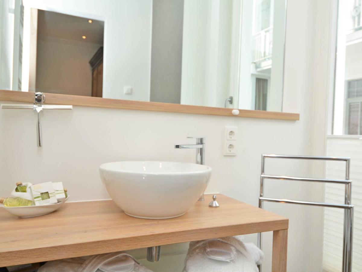 Villa "Johanna" Sellin - Wg13 Mit Kamin Und Zwei Balkonen Exteriör bild